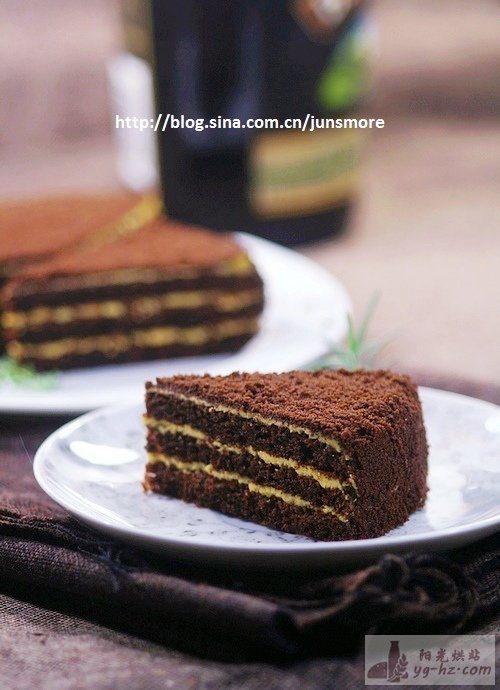 巧克力软绸夹心蛋糕的做法 最省事的蛋糕装饰法