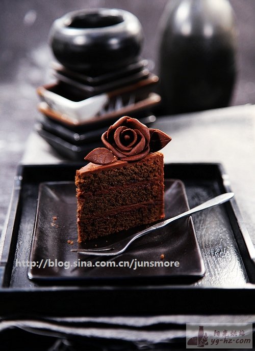 绝世巧克力蛋糕的做法---绝妙口感，低沉豪华