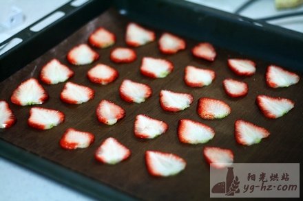 草莓长条酥饼的做法---自制草莓粉，尽享酸甜滋味