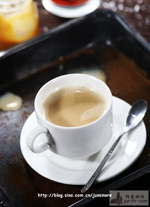 冬日的一杯浓醇温暖---香草奶茶