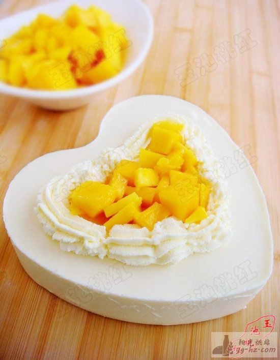 酸奶芒果慕斯蛋糕  的做法