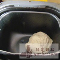 #九阳烘焙剧场#烤箱试用之酥松粒火腿花形面包的做法图解4
