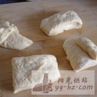 #九阳烘焙剧场#烤箱试用之酥松粒火腿花形面包的做法图解7
