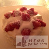 草莓奶油生日蛋糕的做法图解4
