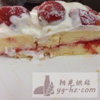 草莓奶油生日蛋糕的做法图解7