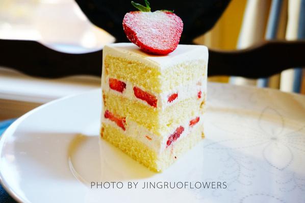 写在春天里的梦幻甜点——草莓奶油蛋糕3