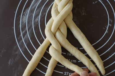 编织系列～五股麻花辫酥粒面包的做法 步骤10