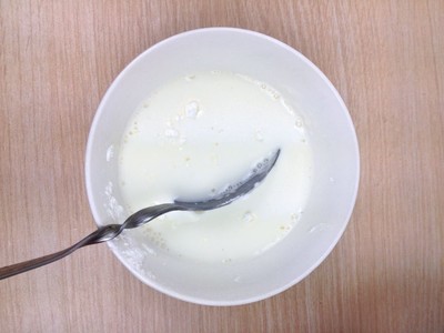 椰丝牛奶小方糕的做法 步骤4
