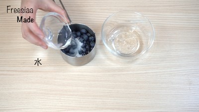 蓝莓芝士慕斯蛋糕（视频菜谱）的做法 步骤8
