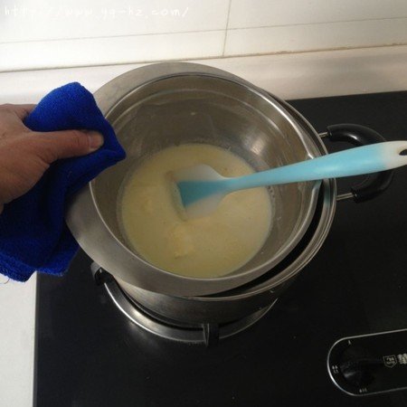 蛋黄酥：抹茶酥：（奶黄味）的做法 步骤5