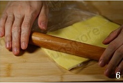 【君之】拿破仑酥（含千层酥皮、蛋糕片、奶油霜详细做法）的做法 步骤6
