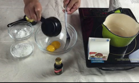 超厚酥皮泡芙搭香草卡仕达酱的做法 步骤4