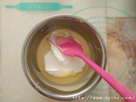 清爽低脂的无油酸奶蛋糕的做法 步骤10