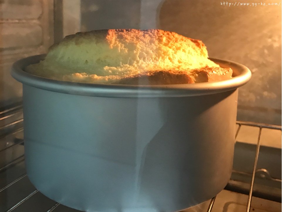 秒杀一切的最柔软细腻豆渣蛋糕的做法 步骤11