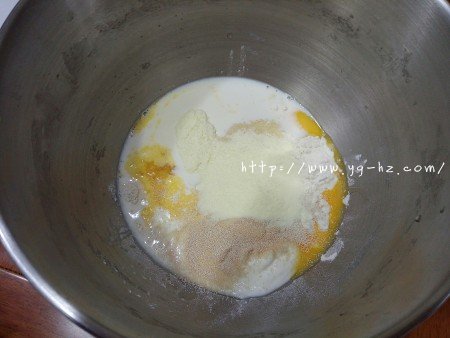 红枣芝士酸奶面包的做法 步骤4