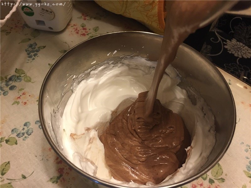 巧克力戚风裸蛋糕的做法 步骤15