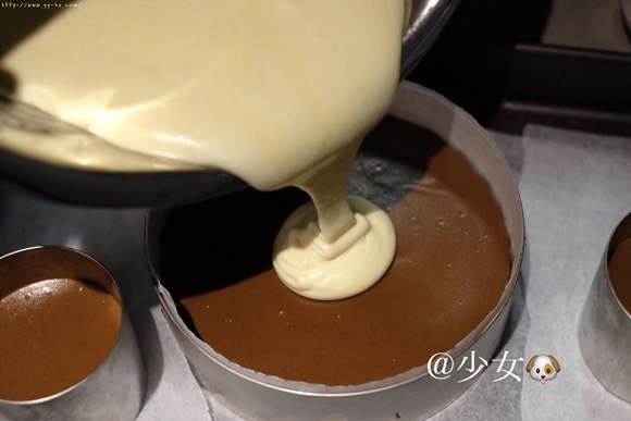 <LeTao> 巧克力双层芝士蛋糕配方大公开！！的做法 步骤15