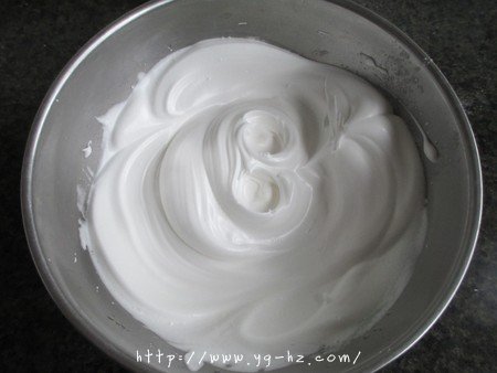 无油酸奶蛋糕6寸（2蛋）的做法 步骤6