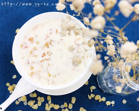 桃胶雪莲子炖牛奶的做法 步骤7