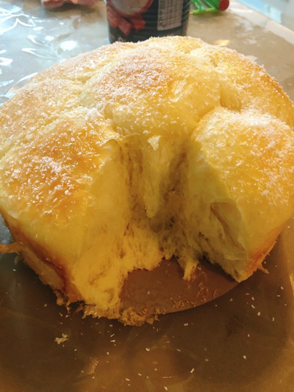 加了淡奶油的面包组织更细腻,松软可口_奶香软面包_美食图片