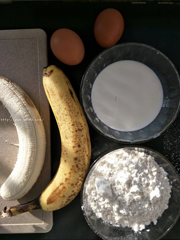 无油无糖的香蕉鸡蛋饼的做法 步骤1