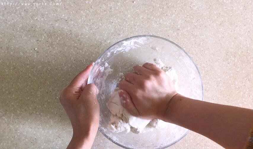 香酥软糯的芝麻糯米饼，真香！的做法 步骤3