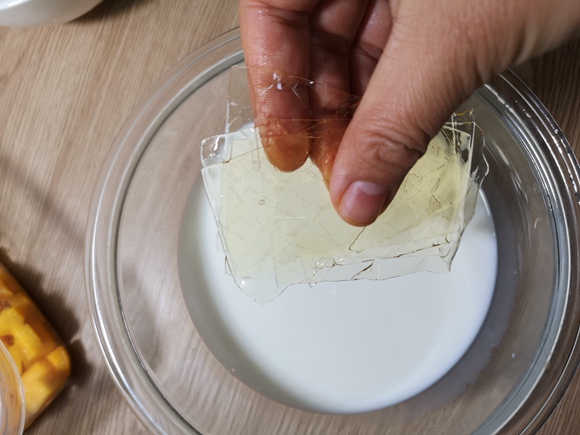 超快手的椰奶芒果糕（椰树椰汁版）的做法 步骤4