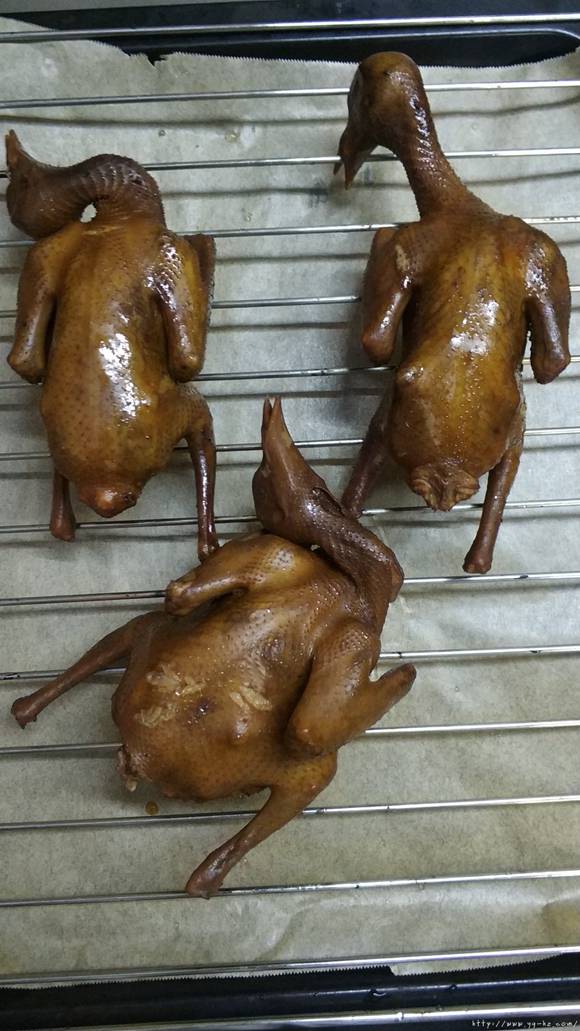 脆皮乳鸽（烤箱版）的做法 步骤3