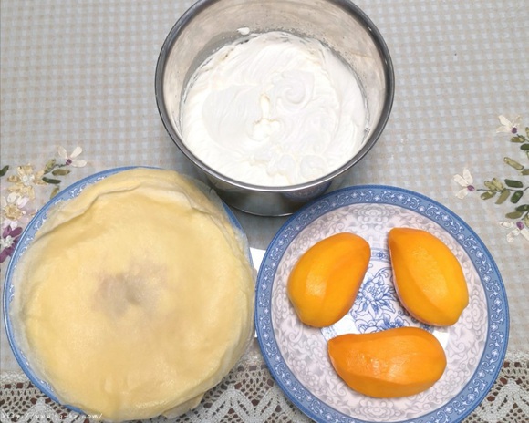 简单好吃的芒果千层蛋糕（面皮也可以通用做班戟）的做法 步骤3