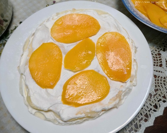 简单好吃的芒果千层蛋糕（面皮也可以通用做班戟）的做法 步骤4
