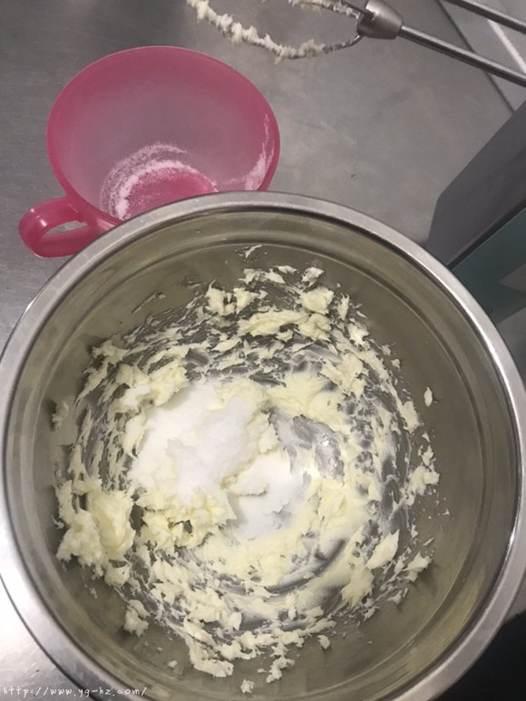 淡奶油奶油霜制作的做法 步骤3
