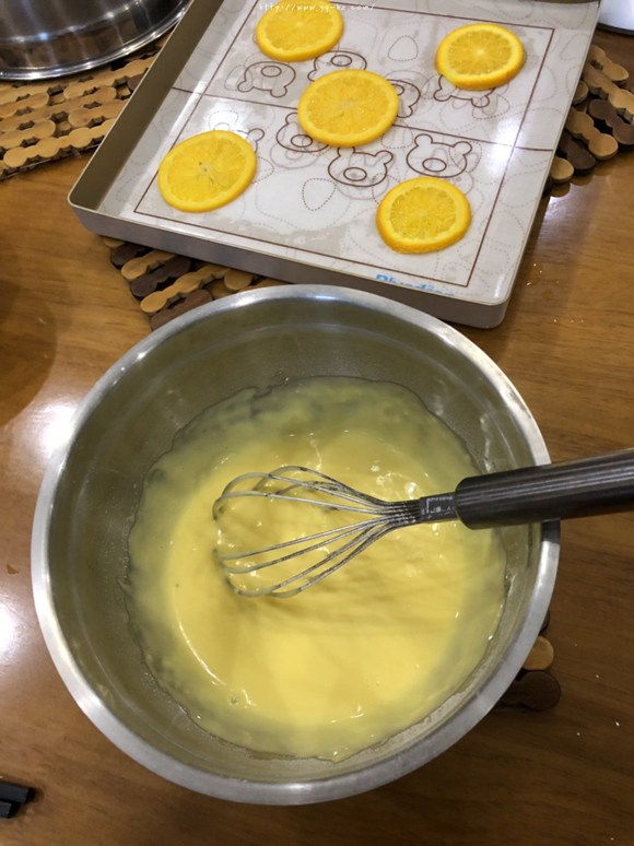 香橙蛋糕卷（好看好香好吃)的做法 步骤5