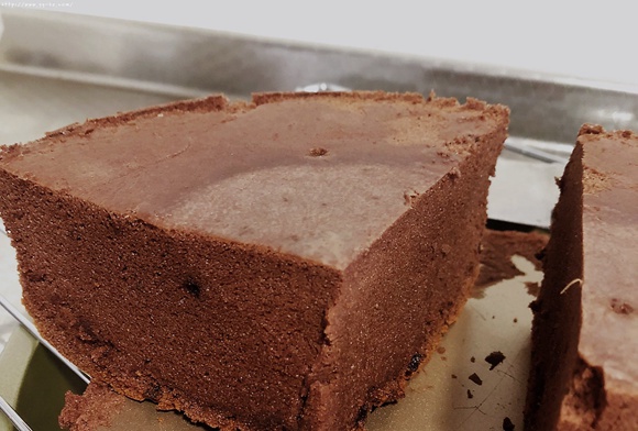 巧克力古早蛋糕，绵润浓郁，不塌陷，零失败的做法 步骤15