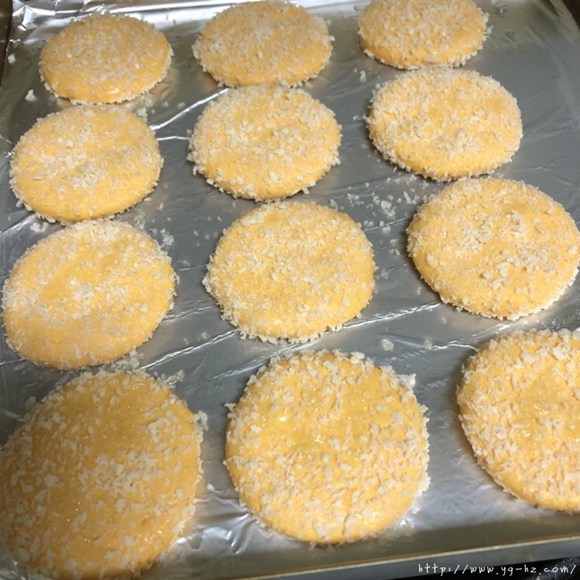 简易新手烤箱版南瓜饼的做法 步骤6