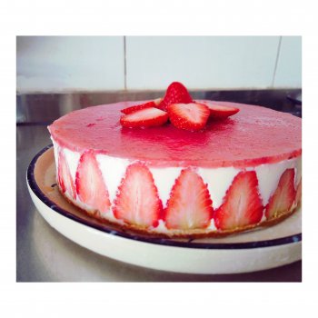 草莓慕斯蛋糕（8寸）的