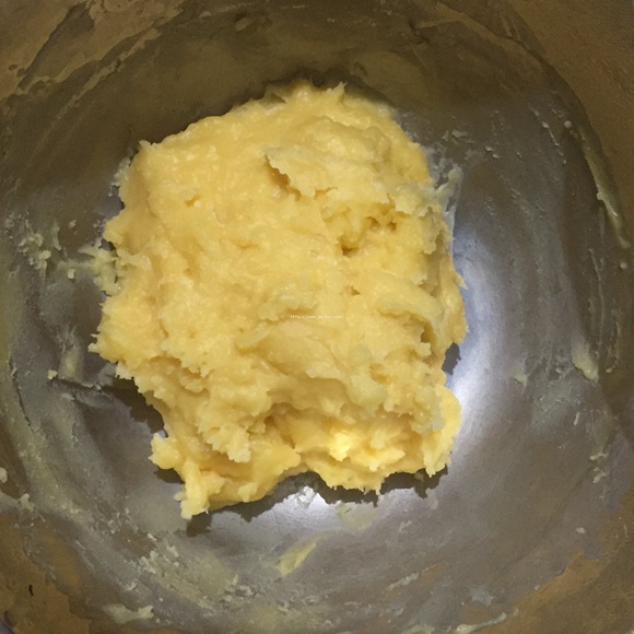 奶黄小餐包（低卡简单好吃的奶黄馅）的做法 步骤4