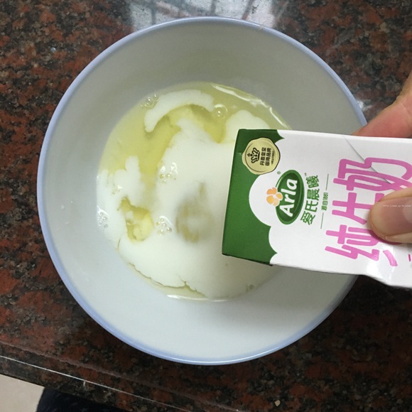 减脂甜品——（无油高蛋白）蜜豆双皮奶的做法 步骤2