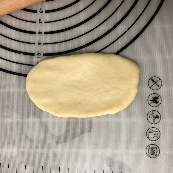 松软香甜的黄油面包卷-东菱烤箱&面包机食谱的做法 步骤10