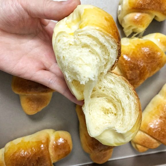 松软香甜的黄油面包卷-东菱烤箱&面包机食谱的做法 步骤20