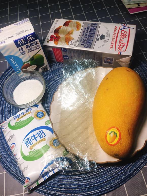 芒果椰浆冻的做法 步骤1