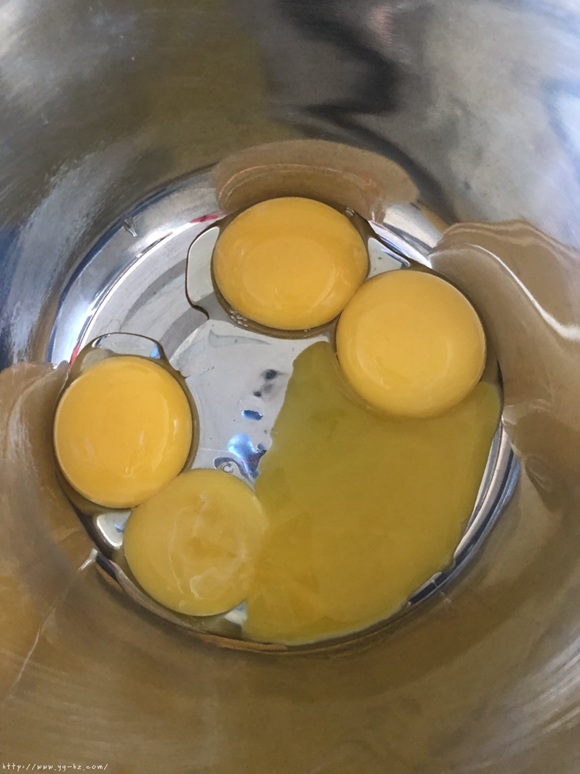 蛋黄溶豆（入口即化）的做法 步骤1