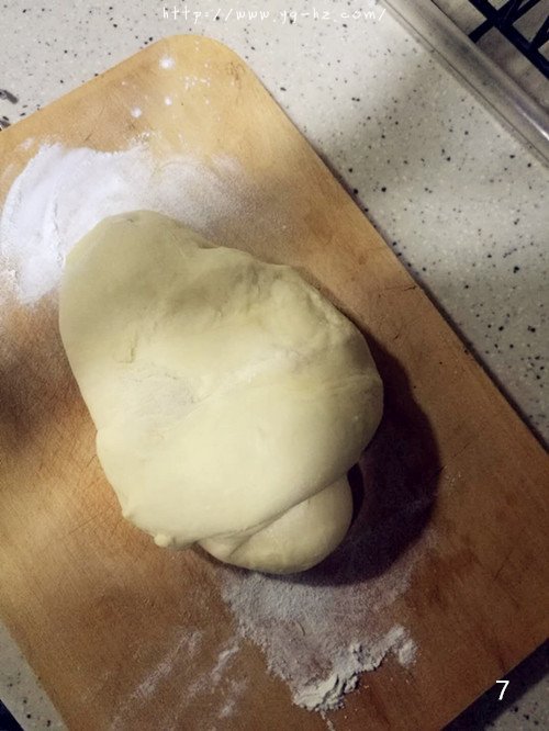 芝麻牛奶小面包（打蛋器烤箱版原创）的做法 步骤7