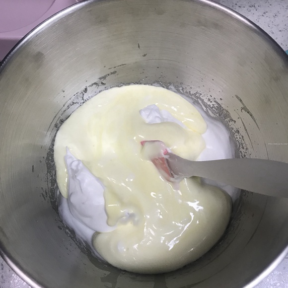 酸奶蛋糕 伪轻乳酪蛋糕的做法 步骤6
