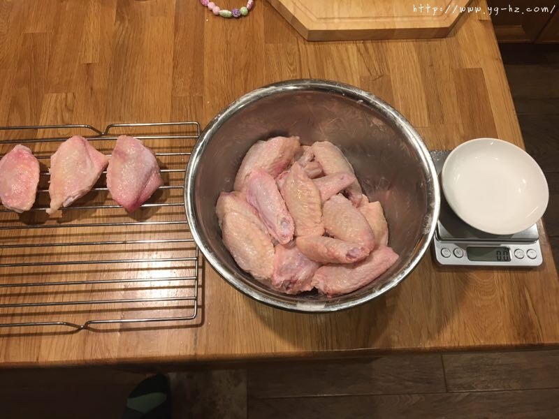 烤箱“炸”脆皮鸡翅的做法 步骤1