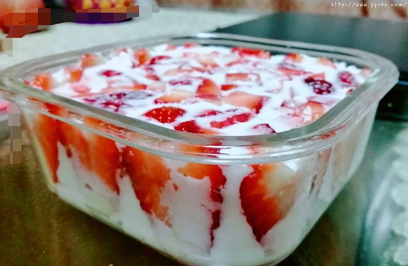 草莓酸奶布丁的做法 步骤3
