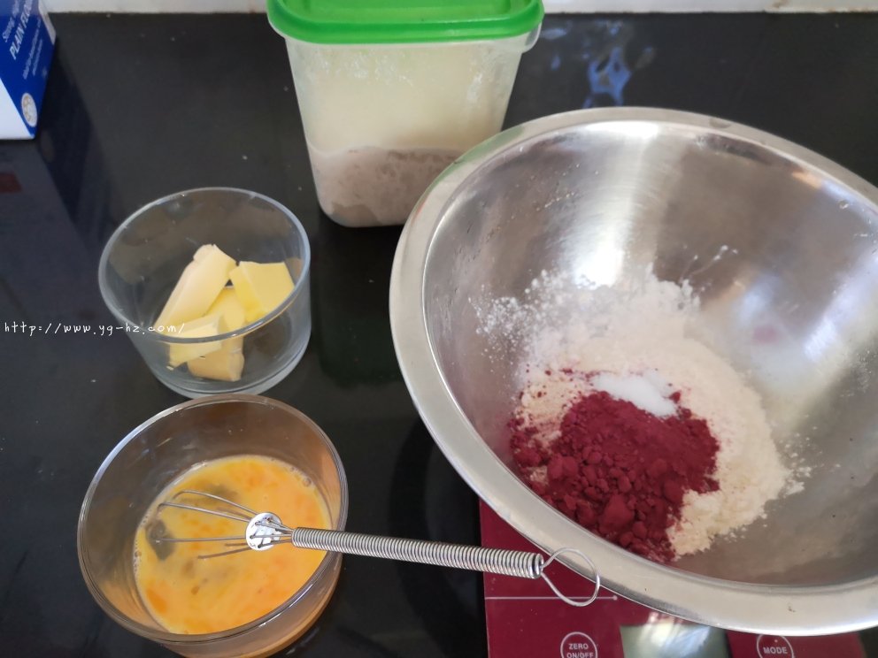 中种芋泥红豆软面包（多图详解手揉面团）的做法 步骤9