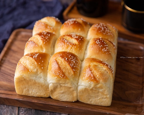 【黄油软面包】又软又劲道/餐包/小面包/Morning bread_哔哩哔哩 (゜-゜)つロ 干杯~-bilibili