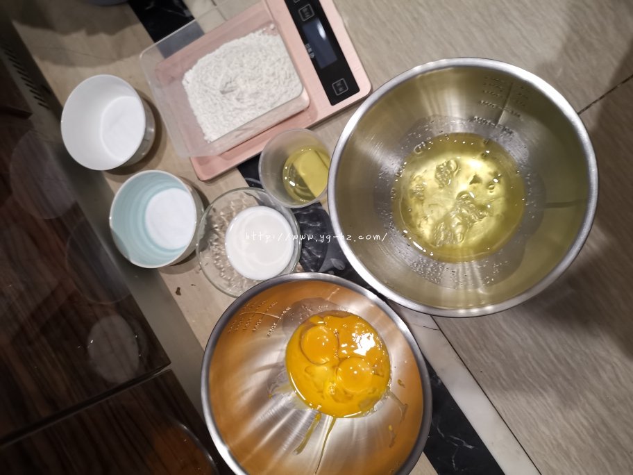 芒果奶油蛋糕的做法 步骤2