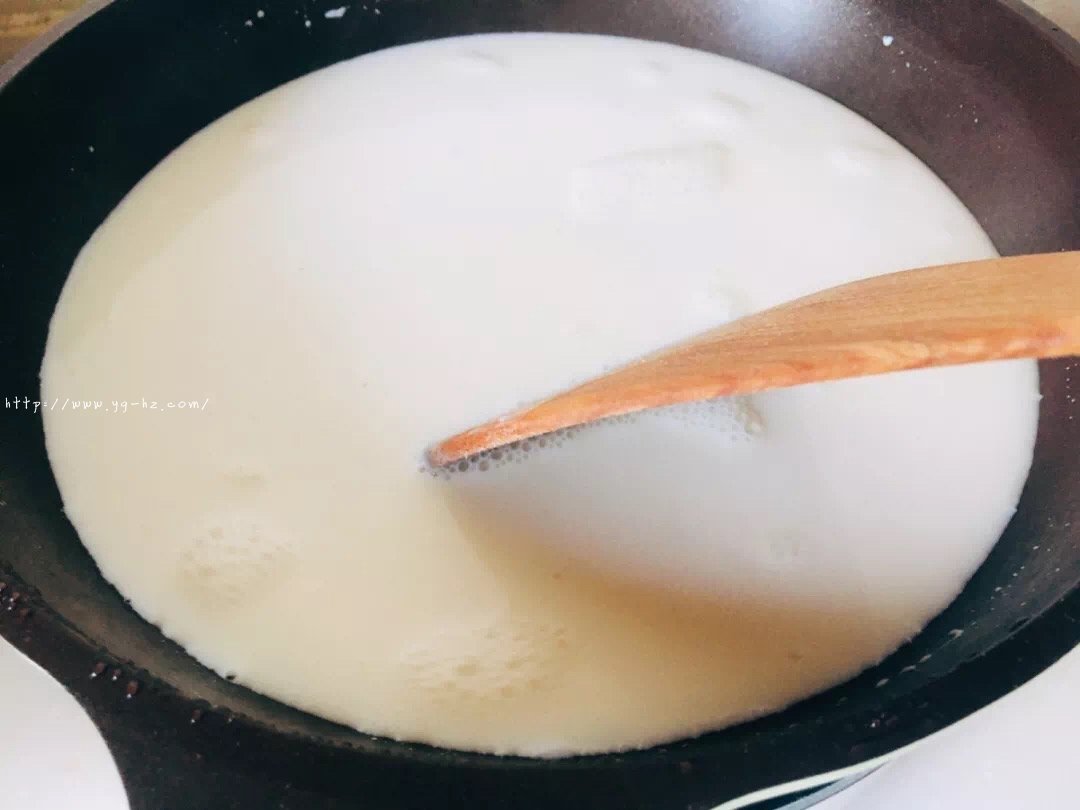 脆皮炸鲜奶的做法 步骤2