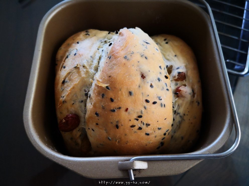 面包机做的芝麻葡萄干拉丝面包的做法